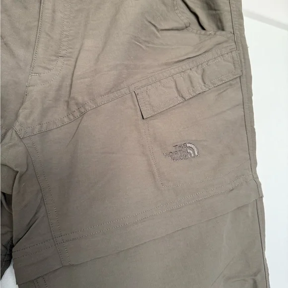 The North Face Women’s Zip Off Convertible Hiking Outdoor Pants - Picture 2 of 7